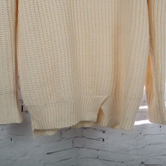 TULIP B WINTER WHITE LONG SLEEVE COWL NECK TUNIC SWEATER WITH NOTCH HEM DETAIL - Picture 5 of 10